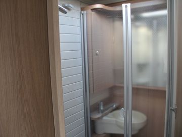 Bürstner BUT569 Nexxo T569 | Vast Bed | Kleine Camper| Elektrische Trap| Douche|